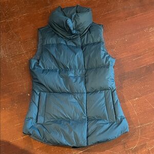 Athleta Dark Aqua Puffer Vest